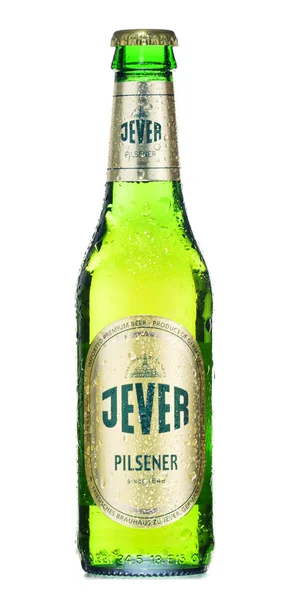 Botella de cerveza Jever aislada en blanco —  Fotos de Stock