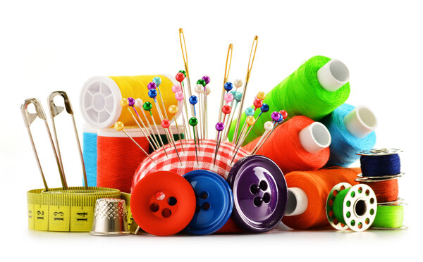 Состав с пошивом нитей поверх белого
