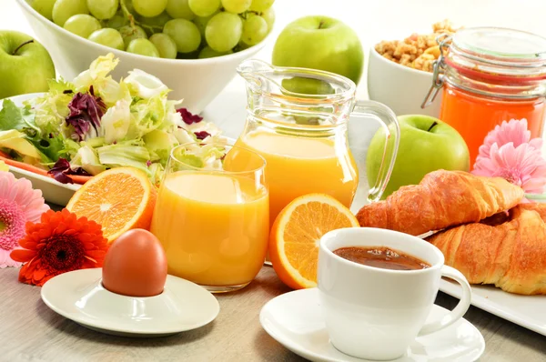 Composition with breakfast on the table. Balnced diet. — Stock Photo, Image