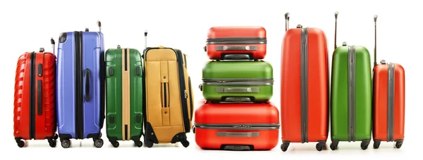 Equipaje compuesto por maletas grandes aisladas en blanco —  Fotos de Stock