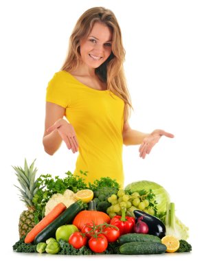 Dengeli beslenme ham organik sebze ve meyve dayalı