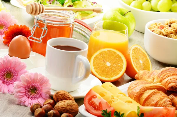 Composición con desayuno en la mesa. Dieta equilibrada . —  Fotos de Stock