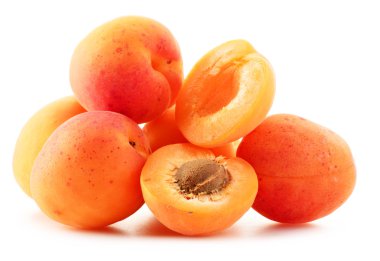 beyaz izole taze olgun kayısı ile kompozisyon