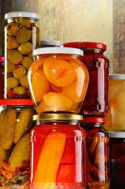 Kavanoz turşu sebze, meyve kompostolar ve izole sıkışmaları 