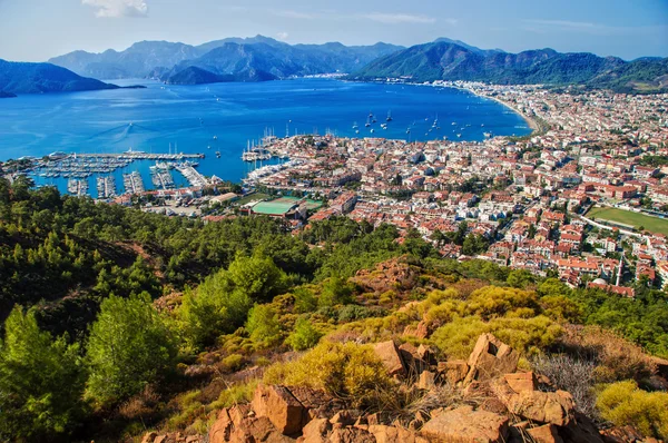 Vista do porto de Marmaris na Riviera Turca . — Fotografia de Stock