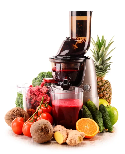 Slow juicer with organic fruits and vegetables isolated on white — Stock Photo, Image