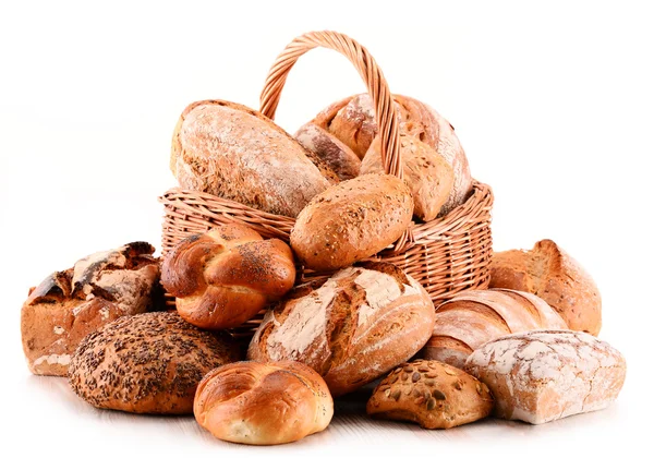 Composition avec une variété de produits de boulangerie isolés sur blanc — Photo