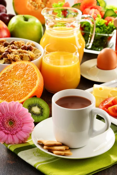 Composición con desayuno en la mesa. Dieta equilibrada . —  Fotos de Stock