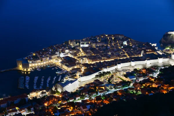 Letecký pohled na Dubrovník, Chorvatsko v noci — Stock fotografie