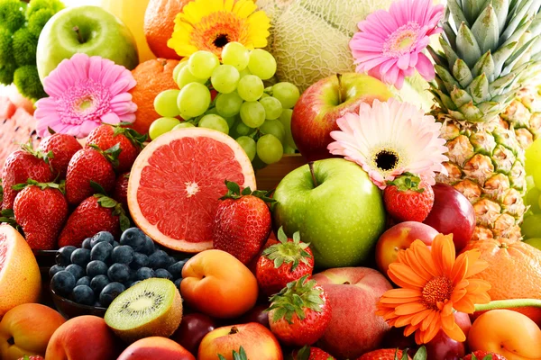 Σύνθεση με διάφορα φρούτα — Φωτογραφία Αρχείου
