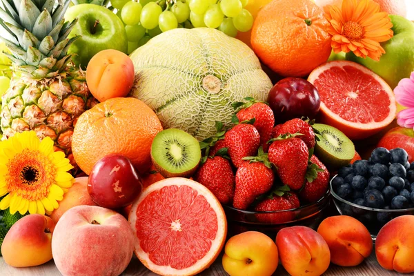 Composición con frutas variadas —  Fotos de Stock