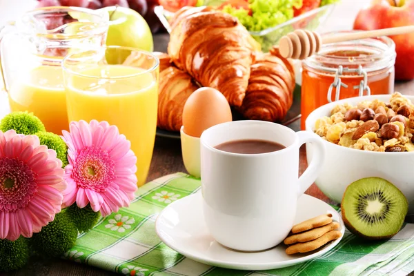 Mit Frühstück auf dem Tisch. Ballaststoffdiät. — Stockfoto
