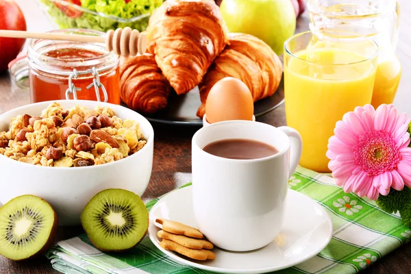 Composición con desayuno en la mesa. Dieta equilibrada . —  Fotos de Stock