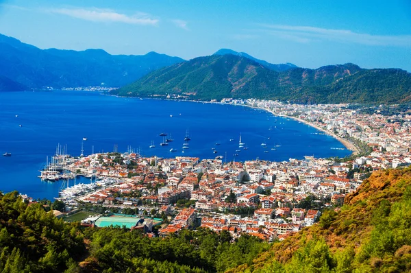 Weergave van marmaris harbor aan Turkse Rivièra. — Stockfoto