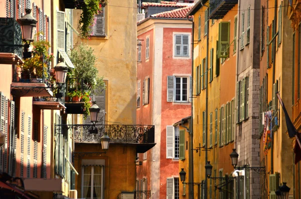 Arquitetura da cidade velha de Nice na Riviera Francesa — Fotografia de Stock