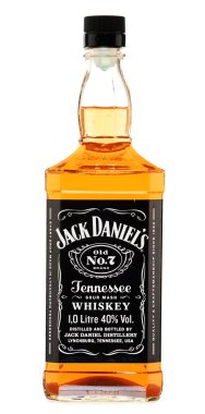 Jack Daniel'ın burbon şişesi beyaz izole
