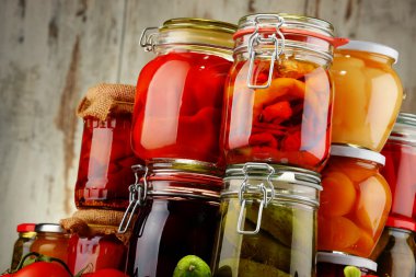 Kavanoz turşu sebze ve meyve kompostolar