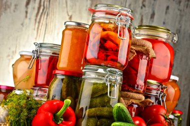 Kavanoz turşu sebze ve meyve kompostolar