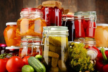 Kavanoz turşu sebze ve meyve kompostolar