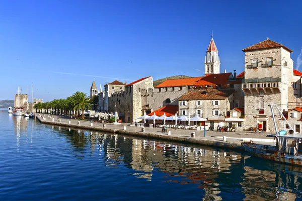 Παλιά πόλη της Trogir σε Δαλματία, Κροατία στην Αδριατική ακτή — Φωτογραφία Αρχείου