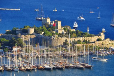 Bodrum limanı ve St. Peter kalesi manzarası