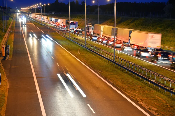 Vier lane controlled-access highway in Polen — Stockfoto