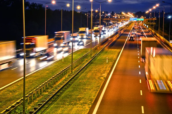 Fyrfilig kontrollerad-access highway i Polen — Stockfoto