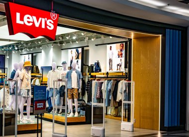 PHUKET, THAILAND - 22 Mayıs 2025: Levi 's store in Pkuket, Tayland