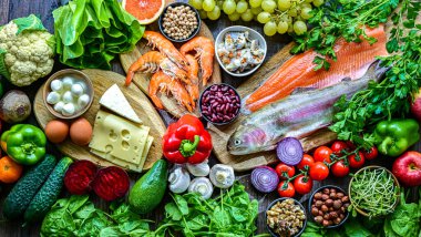 Pesseeter diyeti temsil eden gıda ürünleri.