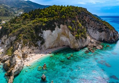 Agios Nikitas Plajı, Lefkada sahilinde, Yunanistan 'ın İyon Adaları' nda