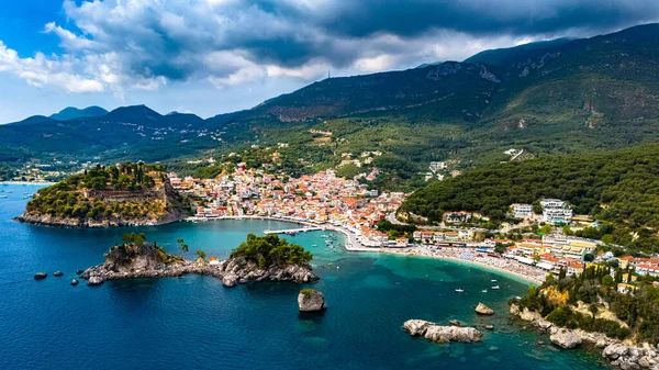 Yunanistan 'ın Epirus kentindeki Preveza bölgesindeki Parga' nın hava manzarası.