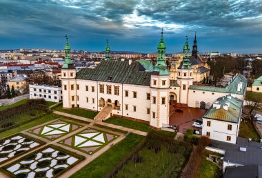 Polonya 'nın Kielce kentindeki Krakow Piskoposları Sarayı' nda bulunan Ulusal Müze