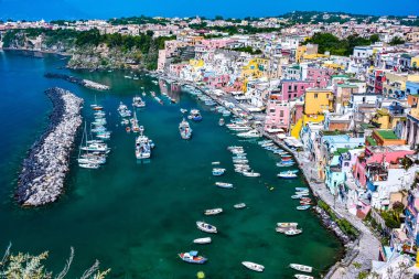 Procida Island, İtalya'nın Metropolitan City of Naples, Campania, İtalya'nın panoramik manzaralı.