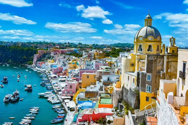 Procida Island, İtalya'nın Metropolitan City of Naples, Campania, İtalya'nın panoramik manzaralı.