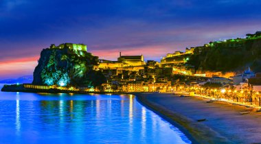 Reggio Calabria, İtalya ilinin Scilla şehir.