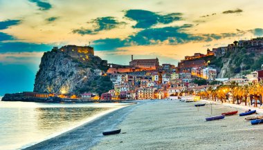 Reggio Calabria, İtalya ilinin Scilla şehir.