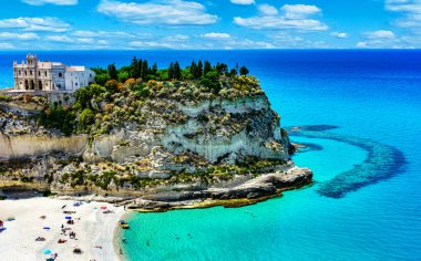 Tropea Plajı, Vibo Valentia, Calabria, İtalya.