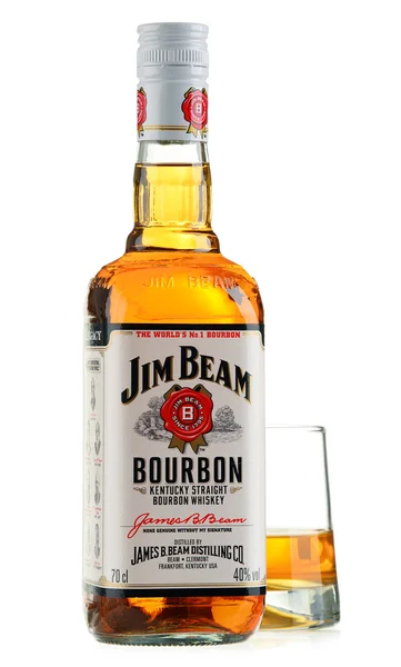 Botella de bourbon Jim Beam aislado en blanco —  Fotos de Stock