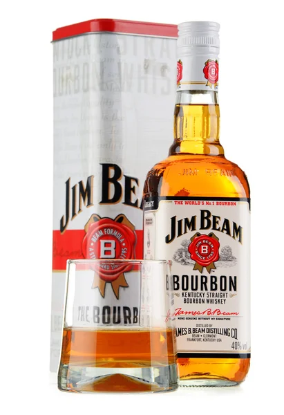 Garrafa de uísque Jim Beam isolado em branco — Fotografia de Stock