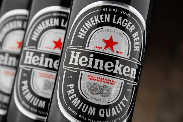 Garrafas de cerveja Heineken — Fotografia de Stock