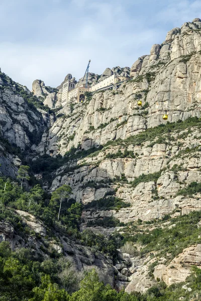 Teleférico para a Abadia de Santa Maria de Montserrat nas montanhas de Montserrat — Fotografia de Stock