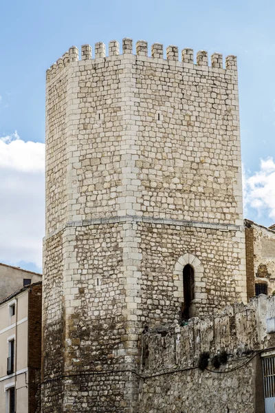 Defense tower and gate to the city of Teruel — Stock Photo, Image