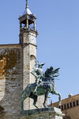 Trujillo Francisco Pizarro binicilik heykeli