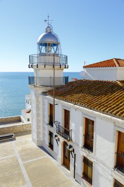 Peniscola denize bakan deniz feneri, İspanya.