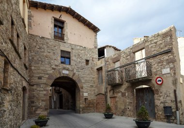 Portal de les biçmekten Ortaçağ duvarına Santpedor