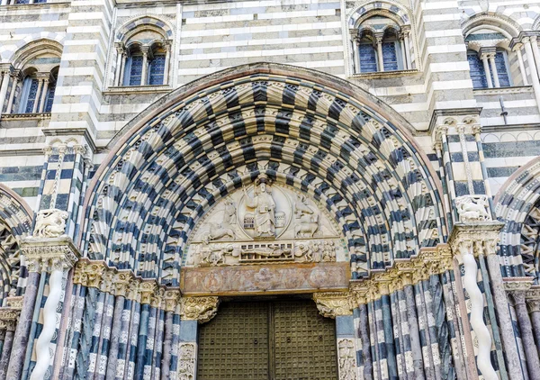 Cattedrale di San Lorenzo seat of the Archbishop of Genoa — Stock Photo, Image