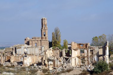 bir İspanyol İç Savaşı sırasında bombardımanında Belchite köy yok 