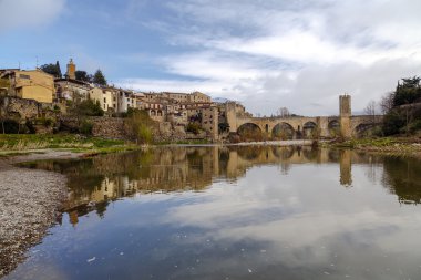 Besallu İspanya, bir Katalan köy