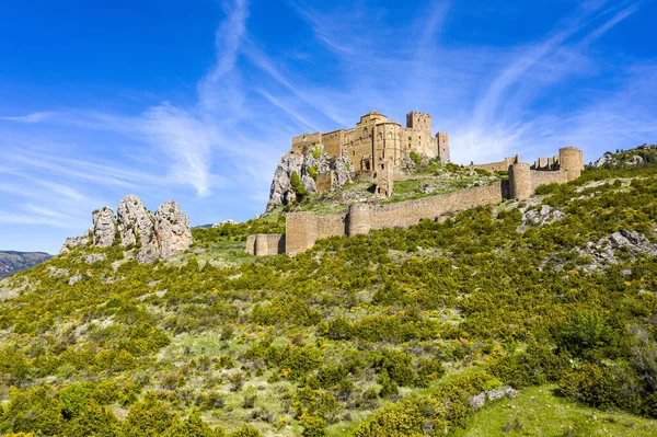 ロアラ城 Loarre スペインのアラゴン自治区にあるロマネスク様式の城と修道院 スペインで最も古い城です — ストック写真