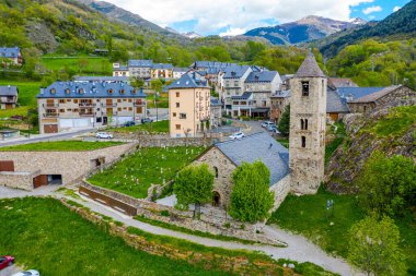 Boi İspanya 'nın Alta Ribagorza bölgesinde, Lleida ili' nin kuzeybatısında, Valle belediyesine bağlı bir kasabadır.